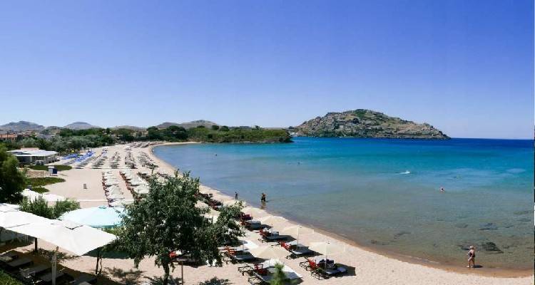 Ρηχά Νερά: Κινδυνεύει να κλείσει η παραλία; | Πρόστιμο 8.000€ στο Δήμο Λήμνου