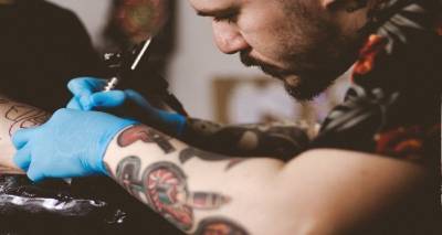 Πρώτη φορά tattoo; Τι να κάνεις (και να μην κάνεις) πριν βρεθείς στο tattoo studio