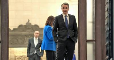 Κυβέρνηση: Τι πιστεύουν ότι κρύβεται πίσω από τις επιθέσεις Ανδρουλάκη και τον «άγνωστο χ» πρωθυπουργό