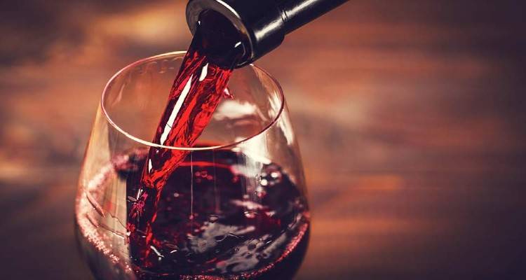 Οι νόμοι πίσω από μια ετικέτα κρασιού: Γνωρίζουμε τι πίνουμε;