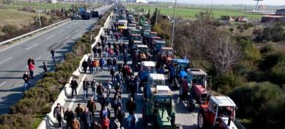 Σκληραίνουν οι αγρότες: Απειλούν με μπλόκα από τον Εβρο ως την Κρήτη