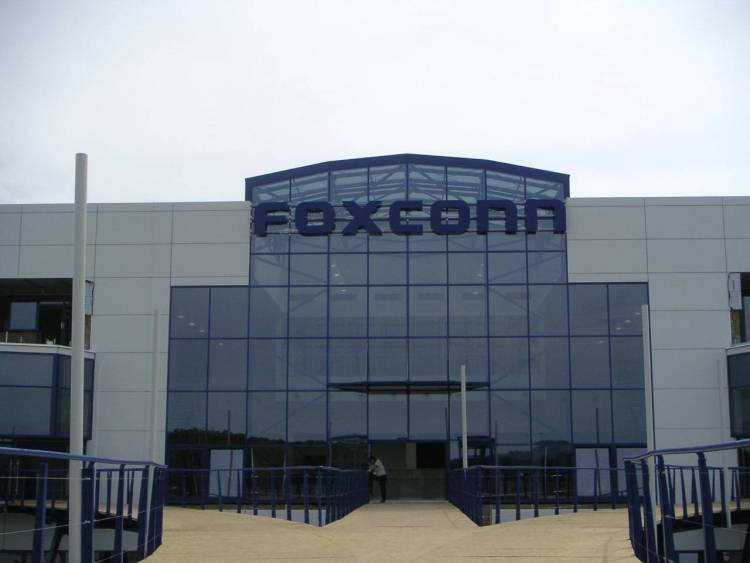 Η Foxconn εγκαθιστά 10.000 ρομπότ, ετοιμάζεται να αντικαταστήσει εργάτες