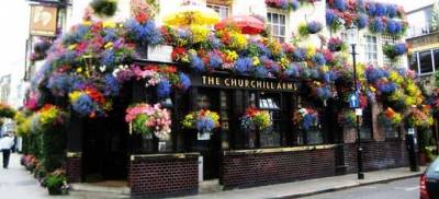 Churchill Arms, το καλύτερο καφέ του κόσμου βρίσκεται στο Λονδίνο