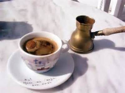 Ο ελληνικός καφές «κλειδί» για την προστασία των αρτηριών και τη μακροζωία