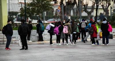 Κορωνοϊός - Σχολεία: Χωρίς self test αύριο στις τάξεις οι μαθητές