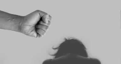 Ενδοοικογενειακή βία: Το προφίλ του θύτη | Η επιβάρυνση των lockdown