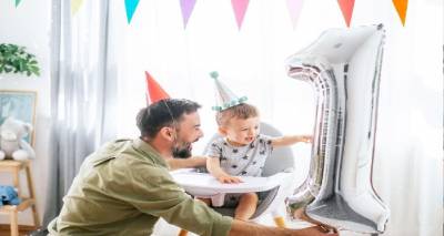 Πως να γιορτάσετε τα πρώτα γενέθλια του μωρού σας με ένα πάρτι