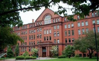 Χάρβαρντ: Αποβολή για 60 φοιτητές λόγω αντιγραφής