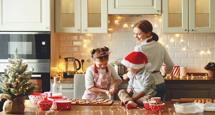 Φέτος τις γιορτές μαγειρέψτε με τα παιδιά σας… κάνει καλό σε όλους!
