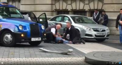 Αυτοκίνητο έπεσε πάνω σε πεζούς έξω από Μουσείο στο Λονδίνο | Αρκετοί τραυματίες