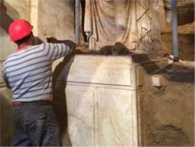 Αμφίπολη: Αποκαλύφθηκαν ολόκληρες οι Καρυάτιδες (photos)