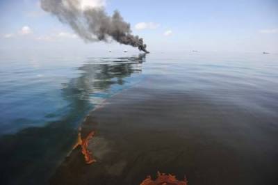 Οι ΗΠΑ σταματούν να συνάπτουν συμβόλαια με την BP