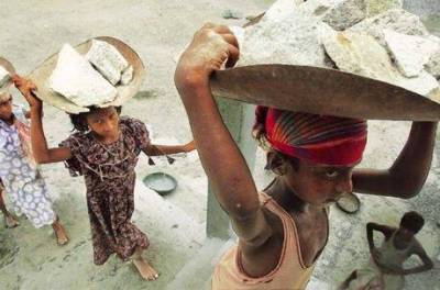 Τουλάχιστον 168 εκατομμύρια παιδιά συνεχίζουν σήμερα να εργάζονται σε παγκόσμιο επίπεδο