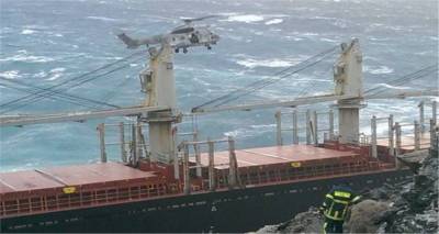 Επιτυχής η διάσωση και των 22 ναυτικών του «Goodfaith» στην Άνδρο (photos+video)