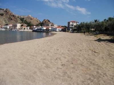 Ακατάλληλη προσωρινά η παραλία στον Τούρκικο Γιαλό | Αναστάτωση στους λουόμενους (mp3 + photos)