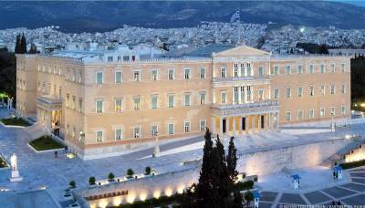 «Ελλάδα: Πόσος καιρός ακόμα μέχρι τη χούντα;» εξοργιστικό άρθρο της huffingtonpost.com