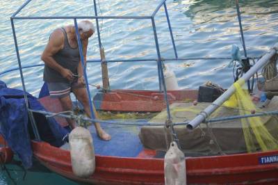 Ερώτηση Βογιατζή για το τέλος επιτηδεύματος παράκτιας αλιείας