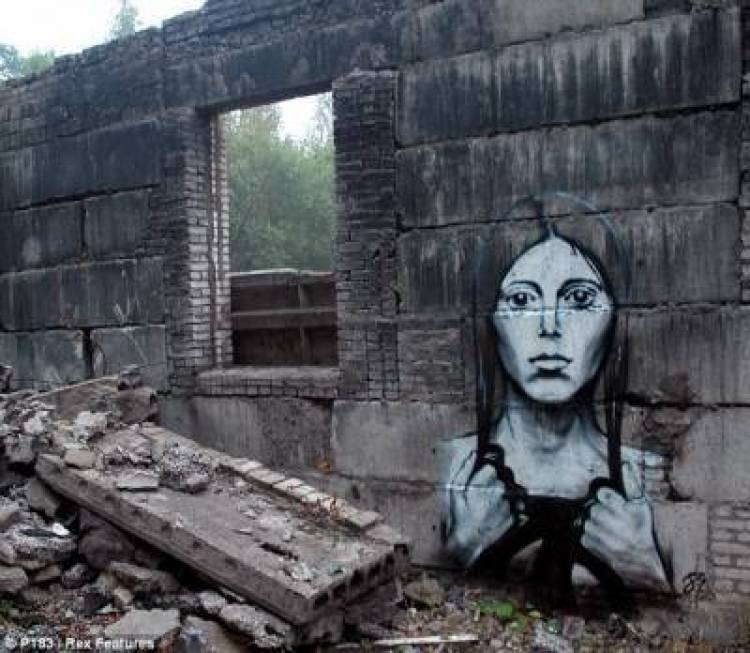 Ο ανατρεπτικός καλλιτέχνης γκράφιτι ο Ρώσος Βanksy πέθανε σε ηλικία μόλις 28 ετών.