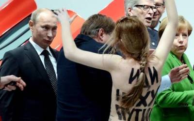 Γυμνόστηθος αιφνιδιασμός για Πούτιν και Μέρκελ
