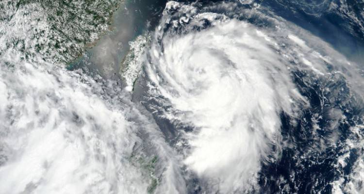 ΗΠΑ: Ενισχύθηκε ο τυφώνας Ησαϊας | Εφτασε στην Βόρεια Καρολίνα