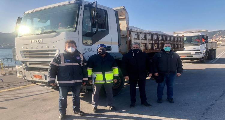 Λήμνος: Δυο φορτηγά αλάτι στέλνει η Περιφέρεια