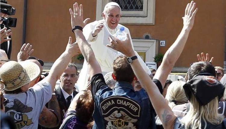 Ο Πάπας Φραγκίσκος ευλόγησε χιλιάδες ιδιοκτήτες μηχανών Harley Davidson