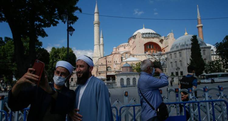 Δένδιας για Αγία Σοφία: Ο Ερντογάν υπερβαίνει τα εσκαμμένα | Η απόφαση της Τουρκίας στο Συμβούλιο Εξωτερικών Υποθέσεων της ΕΕ