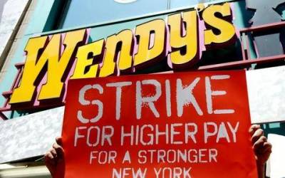 Απεργούν οι υπάλληλοι των φαστ φουντ στην Αμερική