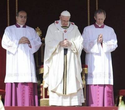 Κοσμοσυρροή για την ενθρόνιση του νέου Πάπα Φραγκίσκου