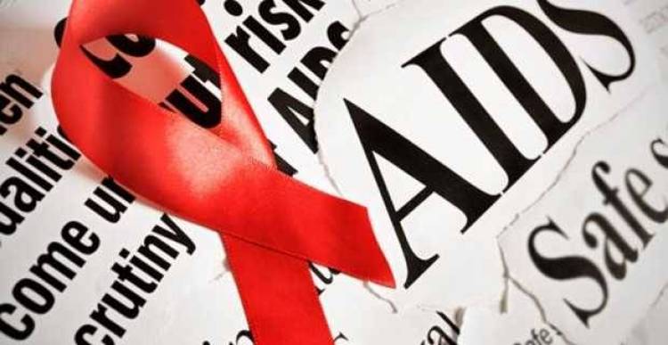 Μυτιλήνη: Αφισοκόλλησαν τα στοιχεία φορέα του AIDS