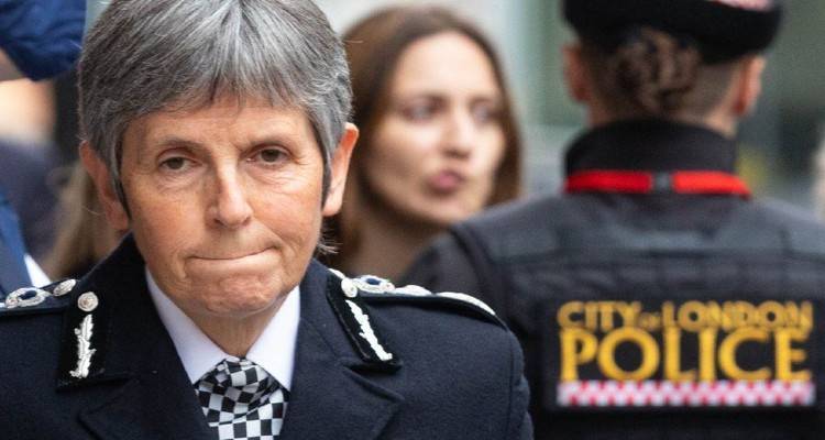 Βρετανία- Υπόθεση Σάρα Έβεραρντ : “Η ντροπή της Μητροπολιτικής Αστυνομίας”