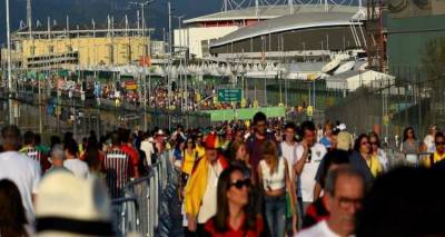 Ρίο: Προβλήματα ασφαλείας, έξαλλοι θεατές, άδειες κερκίδες