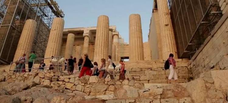 Οι New York Times αποθεώνουν την Αθήνα | Σε 36 ώρες λάτρεψαν την πόλη (video)